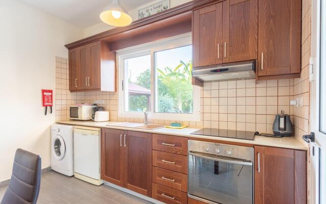 Sun Beach Villa Tria Large Private Pool Walk to Beach A C Wifi Car Not Required - 2282