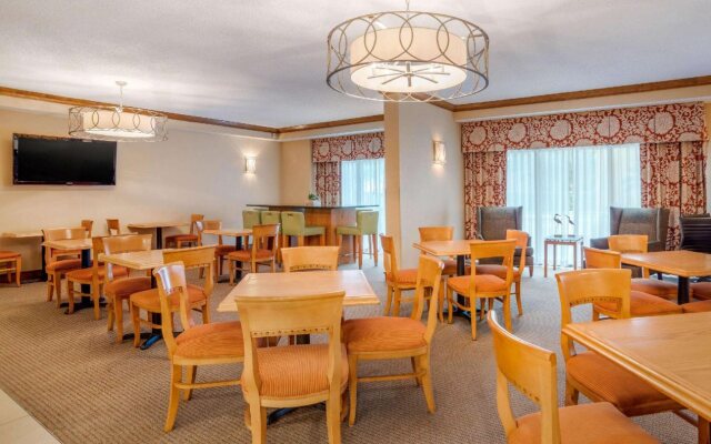 Econo Lodge Inn & Suites Foley - North Gulf Shores