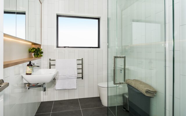 Unsworth Height New 3 Bedrooms Unit