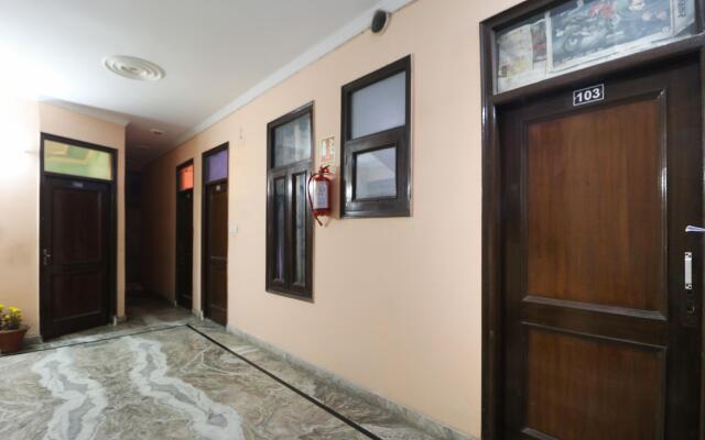 OYO 65698 Vansh Residency