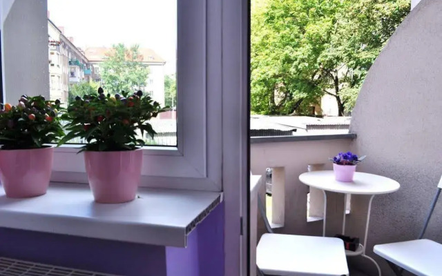 Happy House Hostel