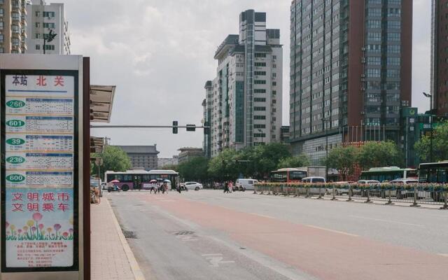 Xi'an Lianhu·North Passenger Station· Locals Apartment 00165010