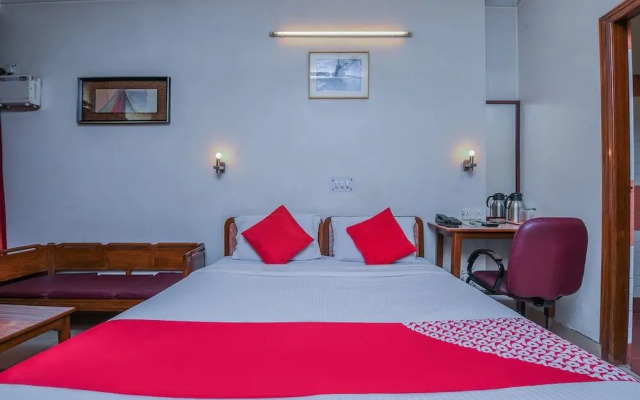 The Excellency by OYO Rooms
