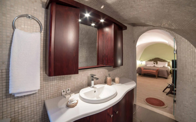 Santorini Suite Home