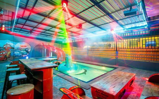 Rest House Supercar Pool Villa