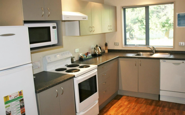 Fairway Motel and Apartments