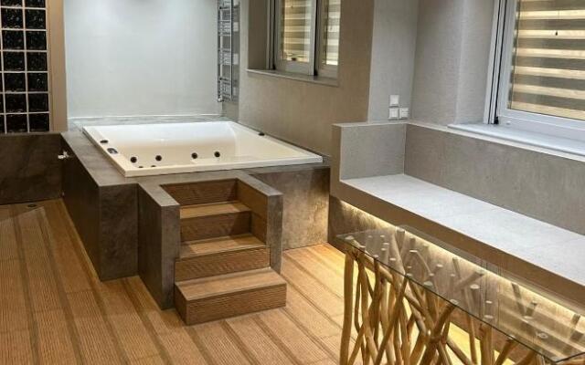 Maison De Luxx , Luxury With Jacuzzi A6