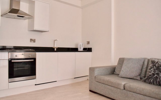 Bright 1 Bedroom Apartment In South London