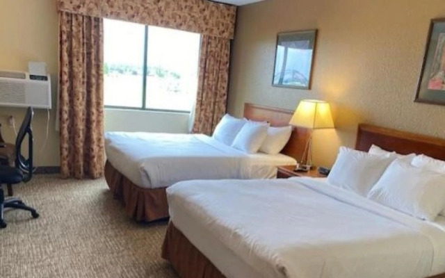 Comfort Inn & Suites At I-74 And 155