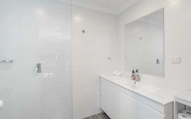 Kozyguru | Rose Bay | Charming House Near Beach