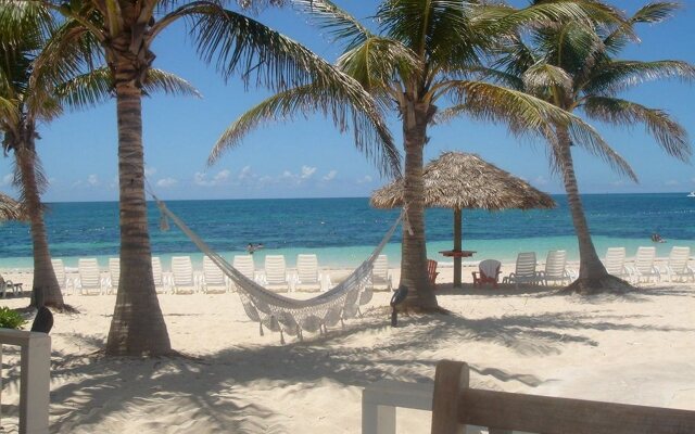 Flamingo Bay Hotel & Marina at Taino Beach