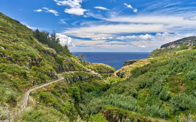 Casa Calhau da Lapa a Home in Madeira