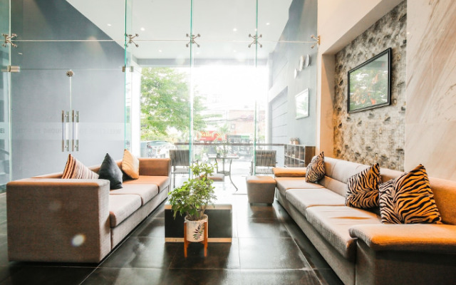 Truong Sa Hotel by OYO