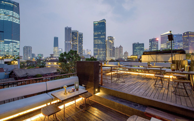 Miers Kuningan ARTOTEL Curated