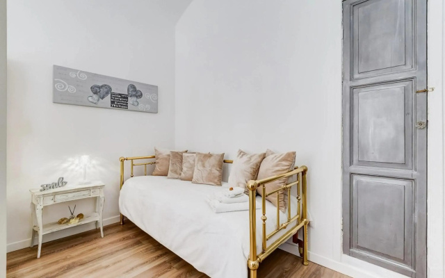 One bedroom appartement with city view and wifi at Roma