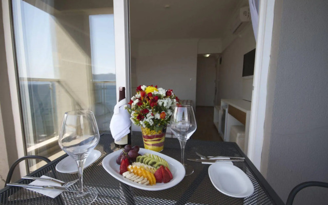 Yunus Hotel
