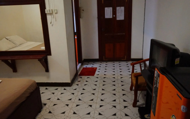 Khamsaner Hotel