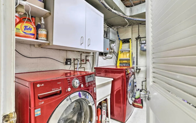 Central Philly Townhome w/ Patio & City Views!