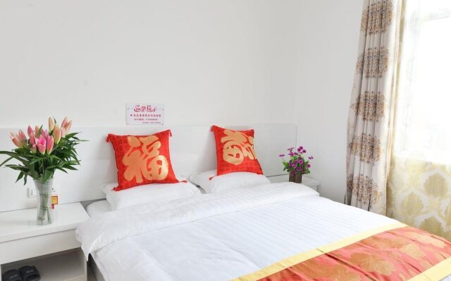 Lijiang Airport Yijia Hotel