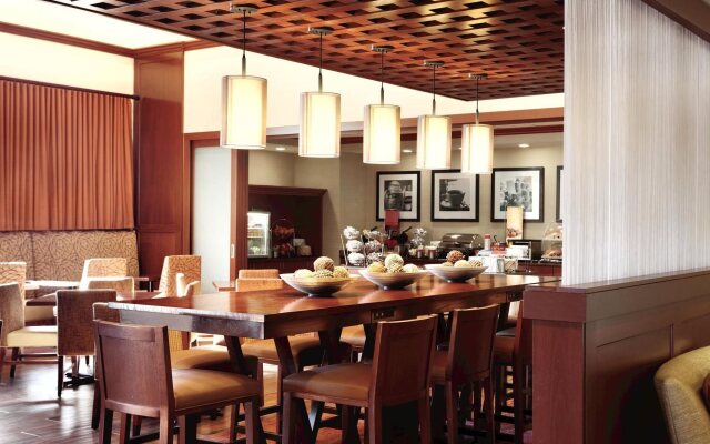 Hampton Inn & Suites Mystic