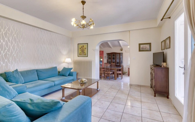 Ina Apartment