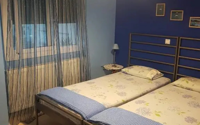 Flexible 2 floor(1st and 2nd floor) house with private parking