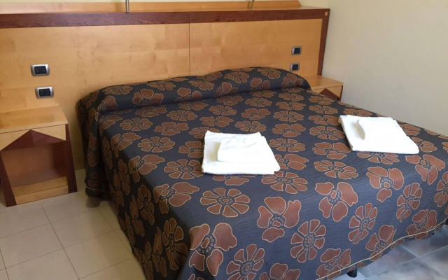 Piccadilly Suites and Rooms