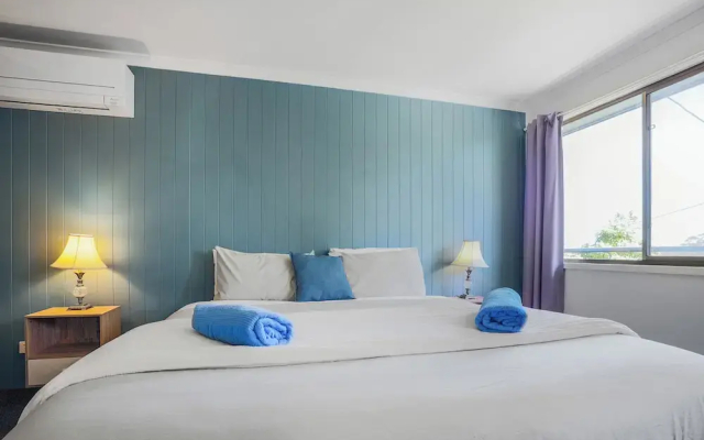 Coast Motel Eden