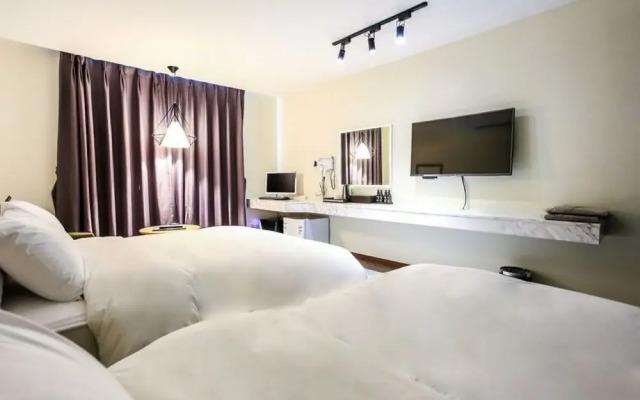 Dongdaemun Bellus Hotel