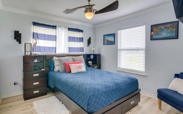Furnished Patio & Deck: Galveston Escape!