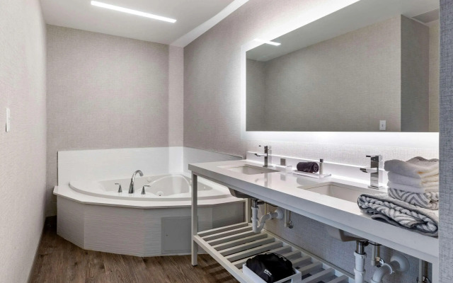 Cambria Hotel Manchester South Windsor
