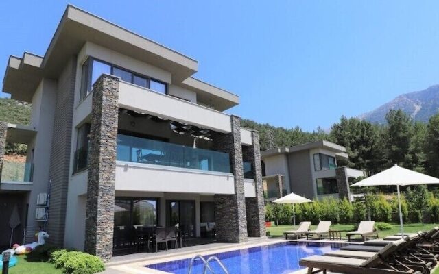 Villa Joy 2 by JoyLettings