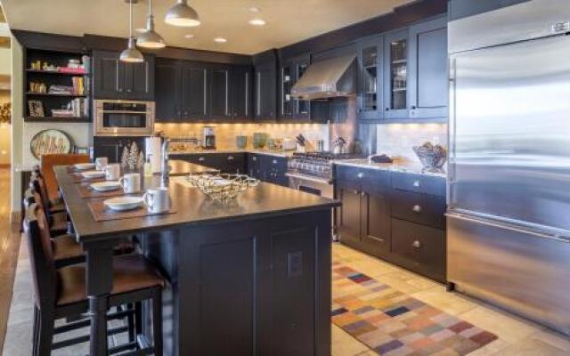 Edgemont 2704 - Luxury Ski-in Ski-out Condo