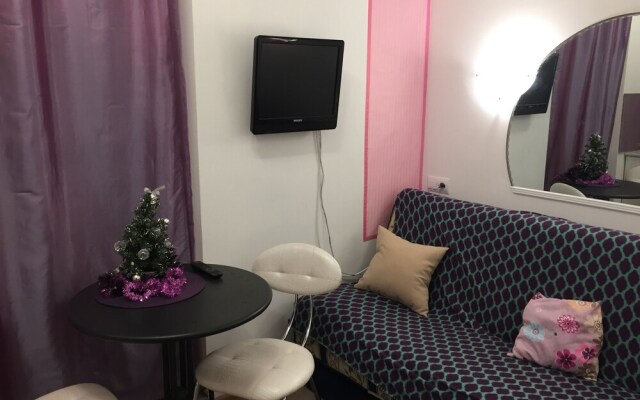 Studio apartment on 13 Liniya