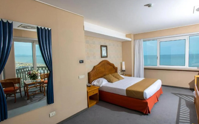 City Hotel
