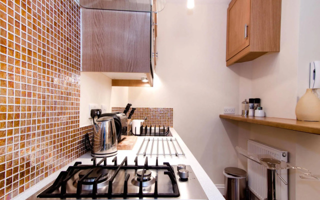 SHQ Apartments