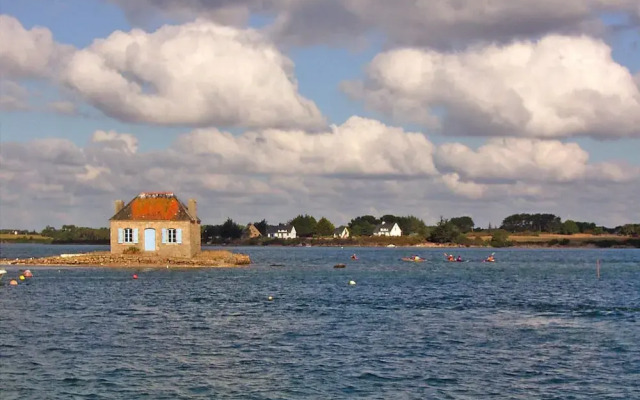 Semi-detached House, Port-louis