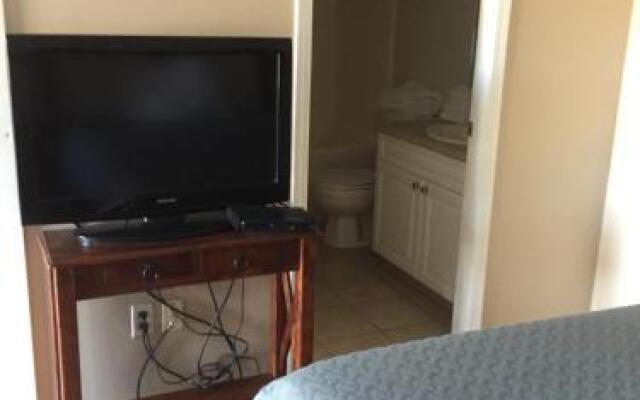 Kacee's Northern Suites