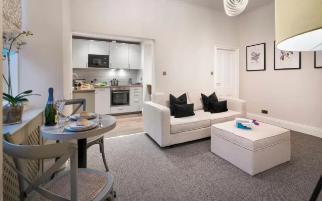 Courtyard Apartments