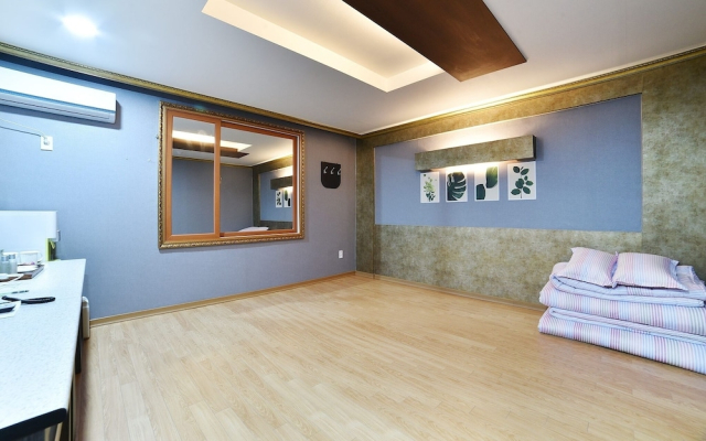 Mokpo Emboss