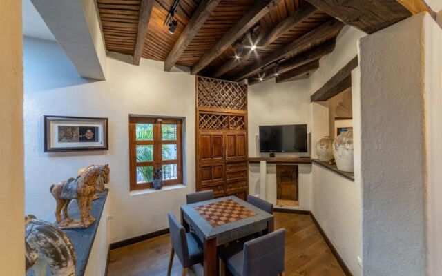 Centro Historico Home Overlooks the Parroquia