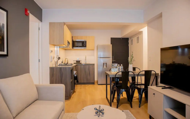 w Magnificent 2BR w/ Balcony in Miraflores