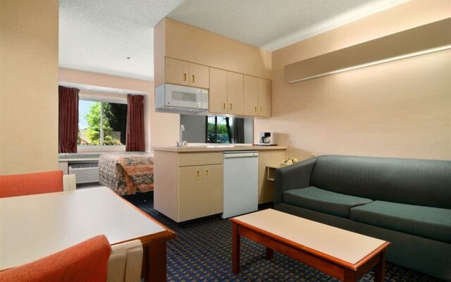 Regency Inn and Suites Atlanta / Lawrenceville GA