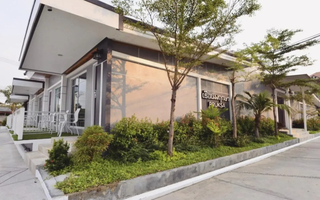 The Tamnan Pattaya Hotel & Resort