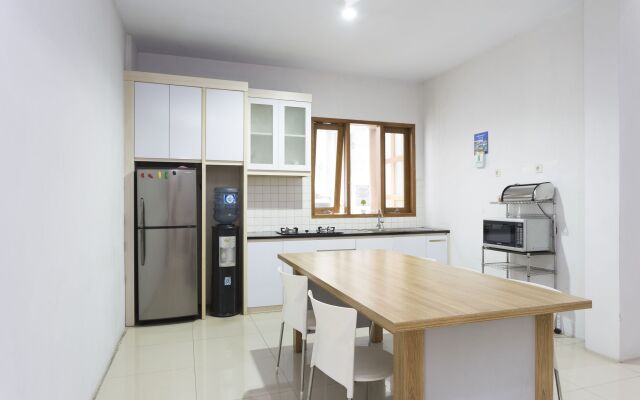 RedDoorz Plus near Cilandak Town Square 2