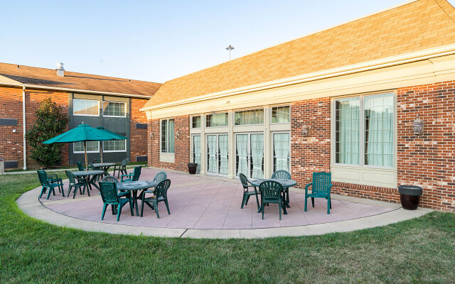 Red Roof Inn & Suites Wilmington - New Castle