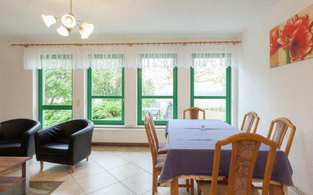 Modern Apartment in Reinhardtsdorf-Schona near Ski Slopes