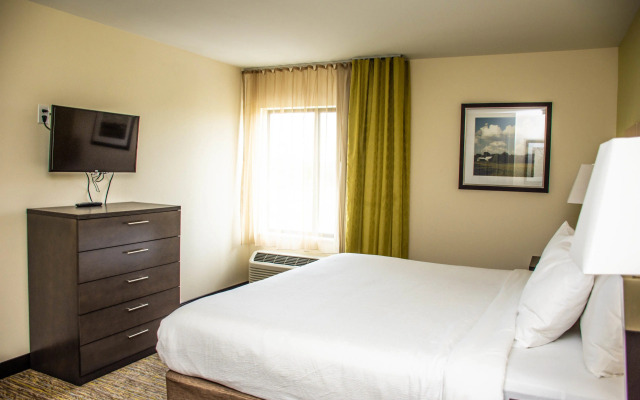 Candlewood Suites : Overland Park - W 135th St by IHG