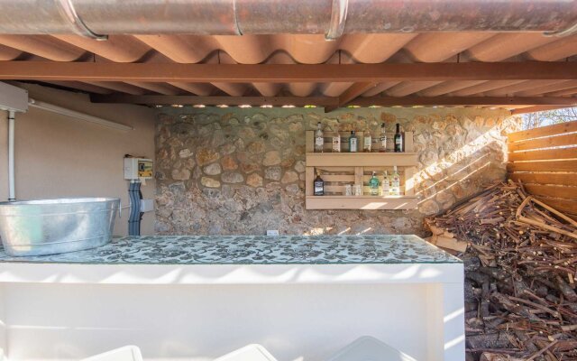 Pintor In Caimari With 3 Bedrooms And 2 Bathrooms