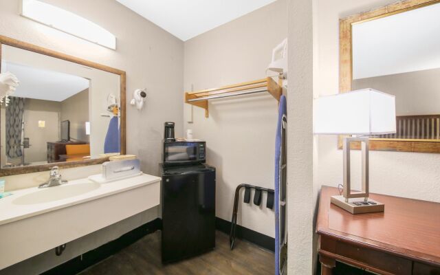 Days Inn by Wyndham Daytona Beach Speedway